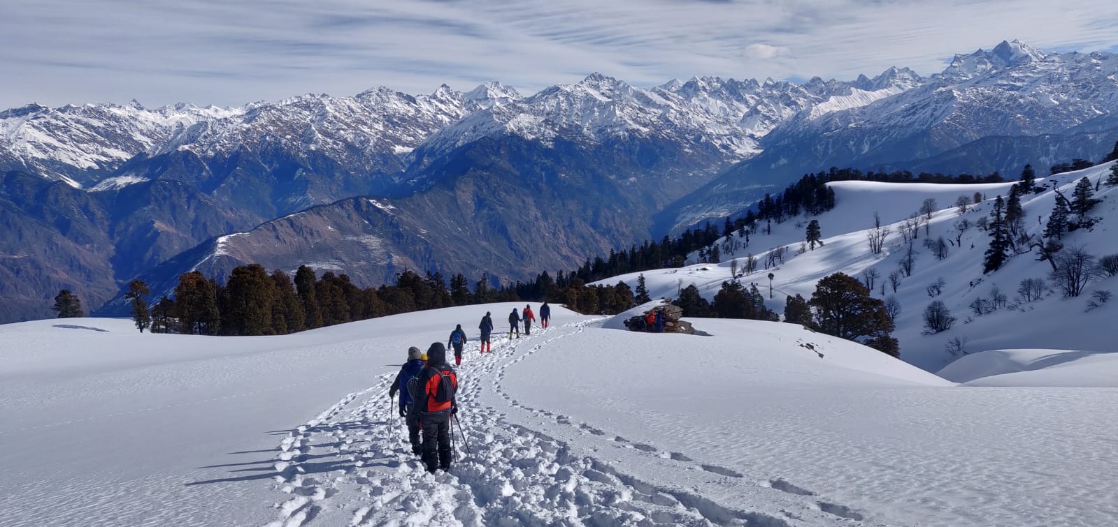 Kedarkantha Snow on Hill – Majestic view of snow-covered Kedarkantha Peak, perfect for winter trekking and adventure enthusiasts.