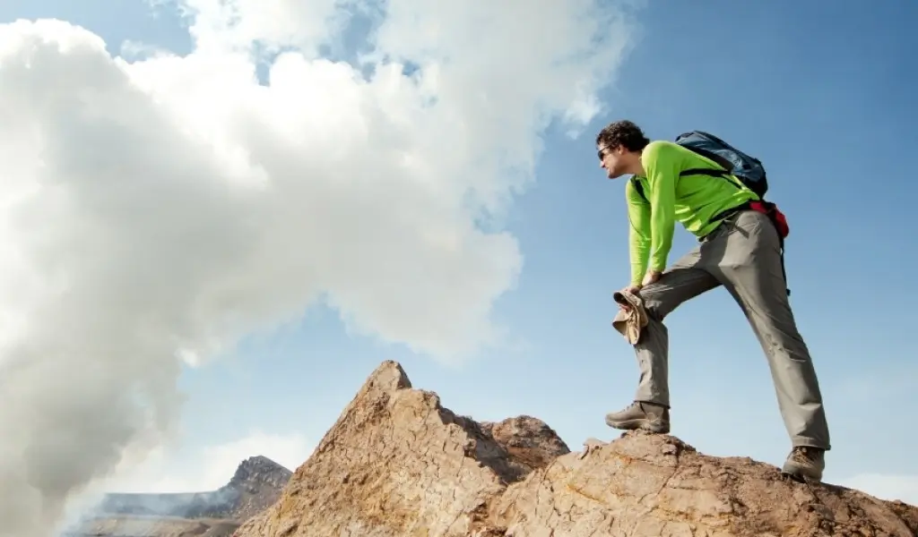 High-Altitude Medical Kit – Essential first aid supplies for trekking and mountaineering, including oxygen, medications, and emergency care items.