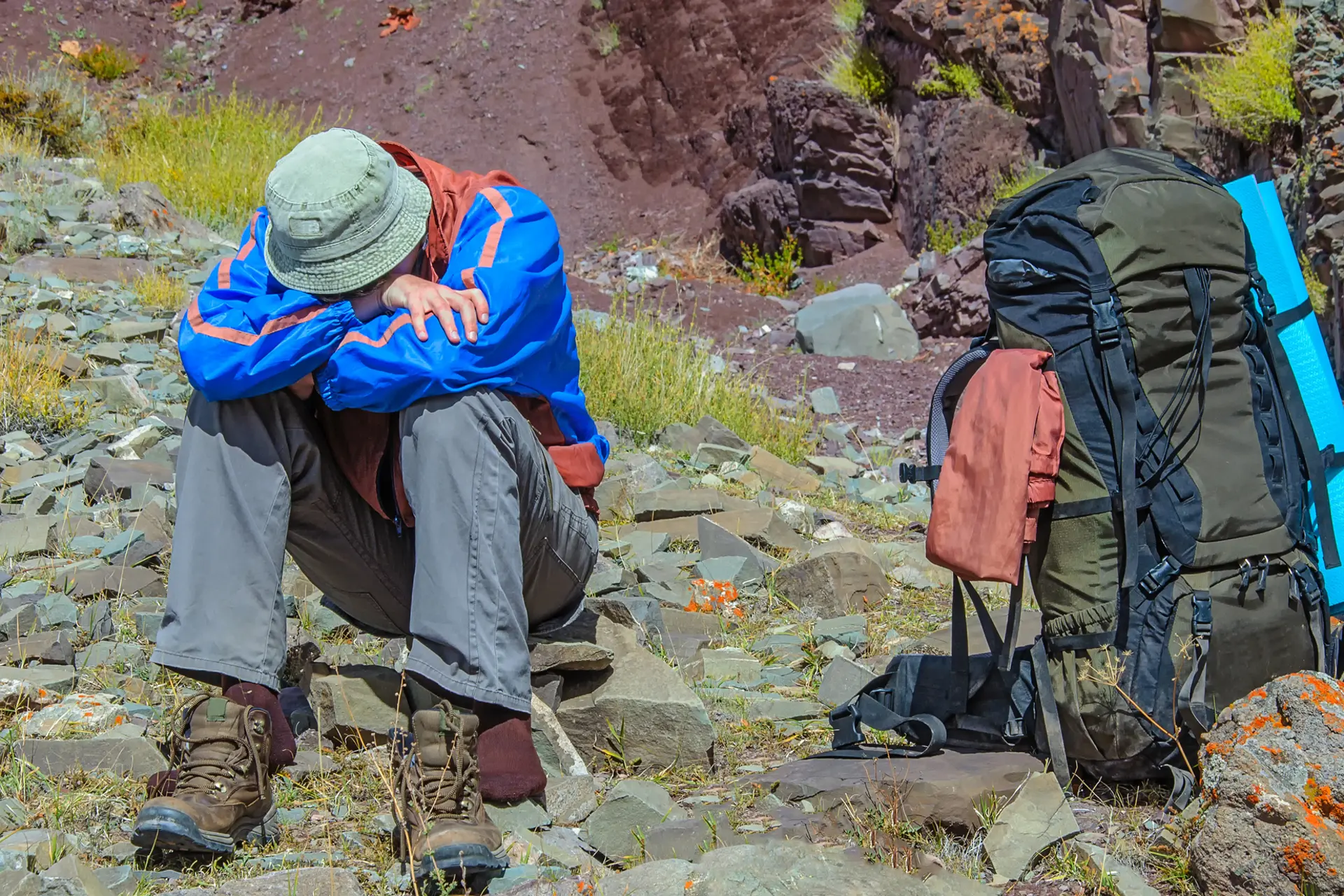 Altitude Sickness and Prevention – Essential tips to recognize, prevent, and manage high-altitude sickness for a safe trekking experience.